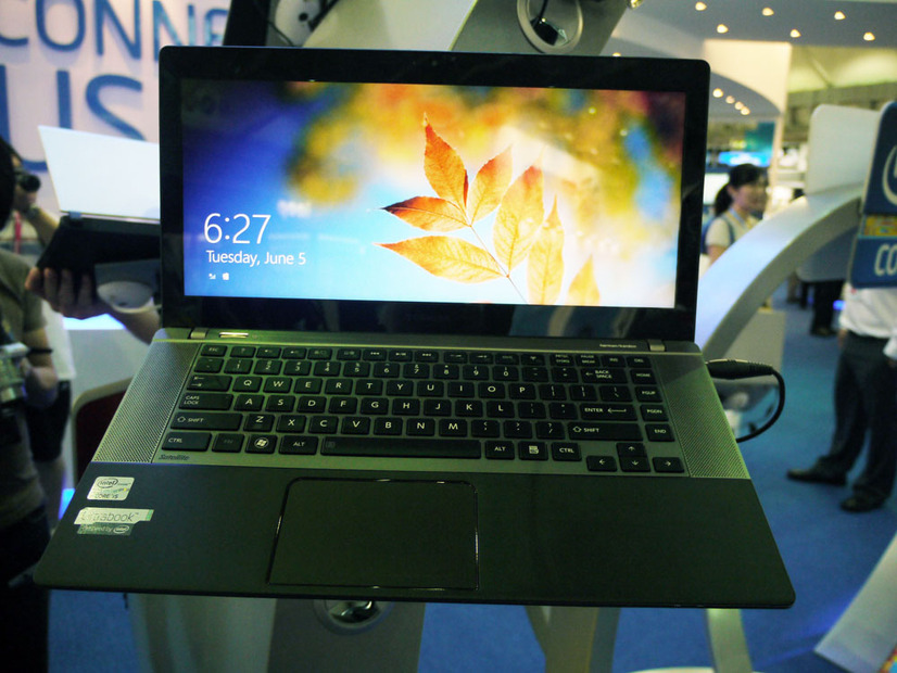 東芝のUltrabook「Satellite U845W」