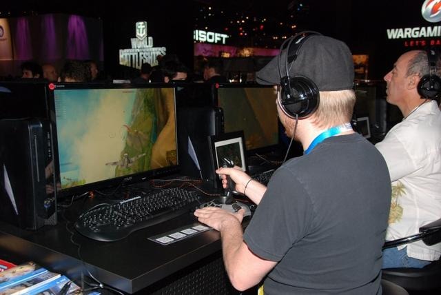 【E3 2012】P-51ムスタングの実機展示をひっさげてWARGAMING.NETが巨大ブースを展開  