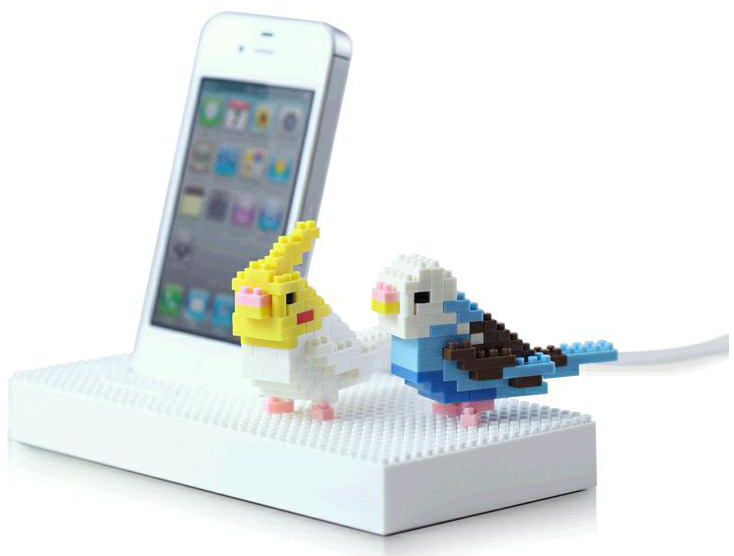 「essential TPE nanoblock Universal Dock」利用イメージ（ナノブロック/iPhoneは別売）