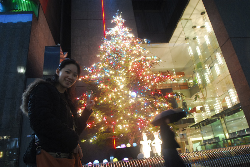 今週はクリスマス企画で行こう、となりました。当方も若い女子。でも、クリスマスの朝の、燃えたぎるような熱情が消え失せた身としては、やや盛り上がりを欠けてます。こんなではいけない！クリスマス一色の街に飛び出して感化されてこよう！
