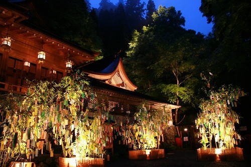 七夕笹飾りライトアップ/貴船神社（京都府）