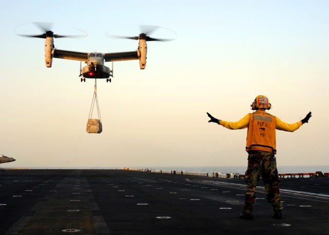 V-22 オスプレイ　（c）US Navy