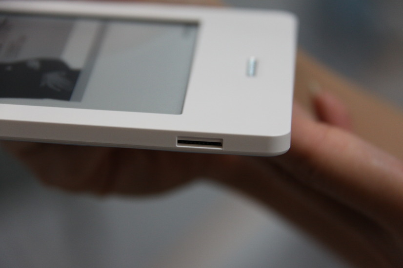 電子ブックリーダー「kobo Touch」
