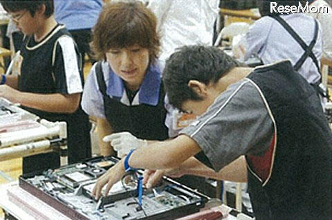 夏休みに親子でパソコンを作って学ぶ！自分だけのパソコン組み立て体験