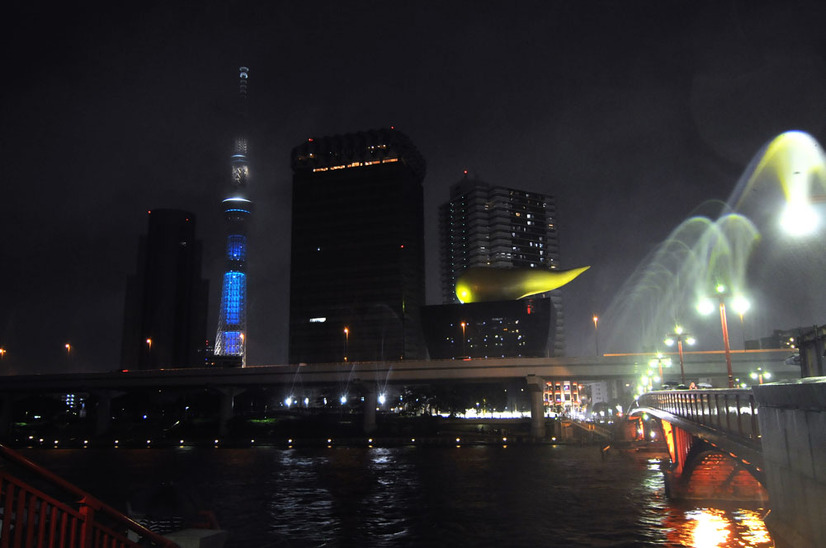 東京スカイツリーの七夕限定ライティング吾妻橋から