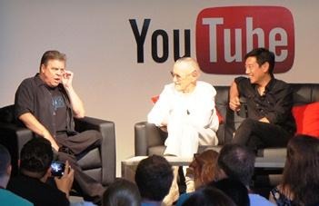 記者が訪れた際には、アメコミの巨匠スタン・リーがライブの真っ最中。