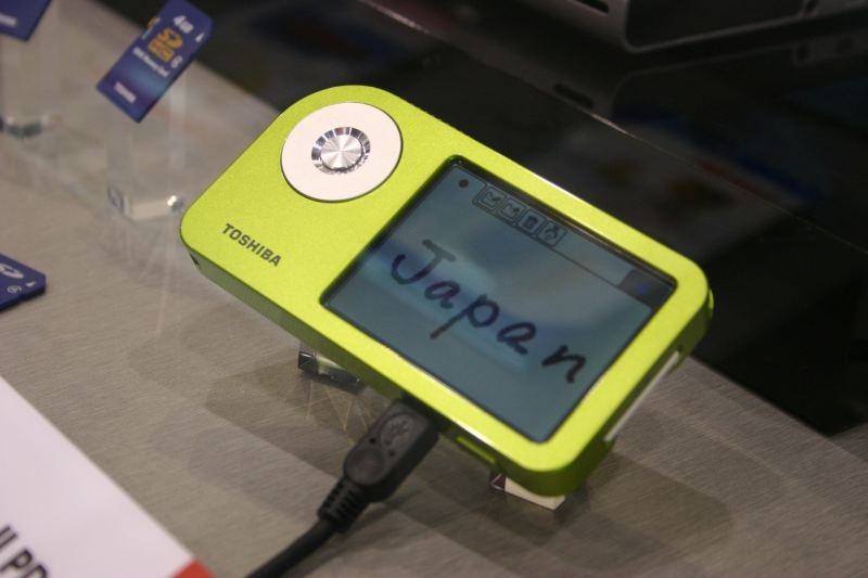 たぶん携帯電話から電話部分を省いただけ？