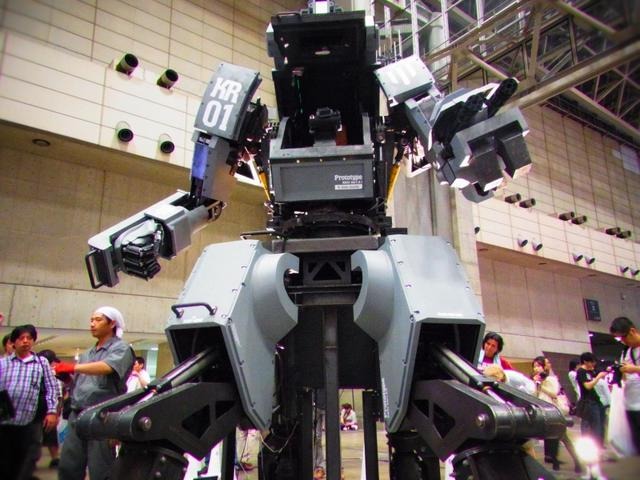 【ワンフェス2012夏】搭乗可能な巨大ロボット「クラタス」、幕張メッセに立つ！