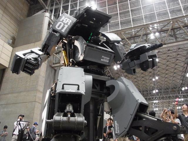 【ワンフェス2012夏】搭乗可能な巨大ロボット「クラタス」、幕張メッセに立つ！