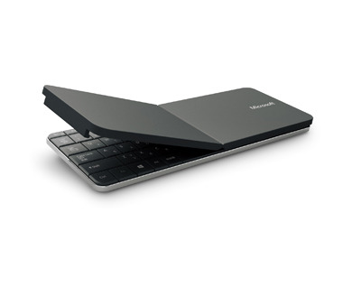 折りたたみ式でタブレットのスタンドとしても利用できるキーボードカバー