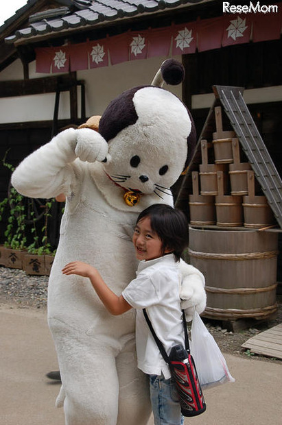 通りでばったり「にゃんまげ」に遭遇！　思わず抱きつく黎くん