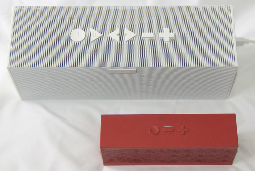 「Jawbone JAMBOX」と比較