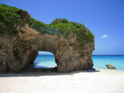 3位は沖縄県の「砂山ビーチ」