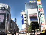 gooが渋谷を乗っ取った。1,000人の“人メディア”と3つの巨大スクリーンを使った宣伝を展開