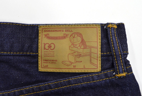 ドラえもん生誕100年前記念ジーンズ