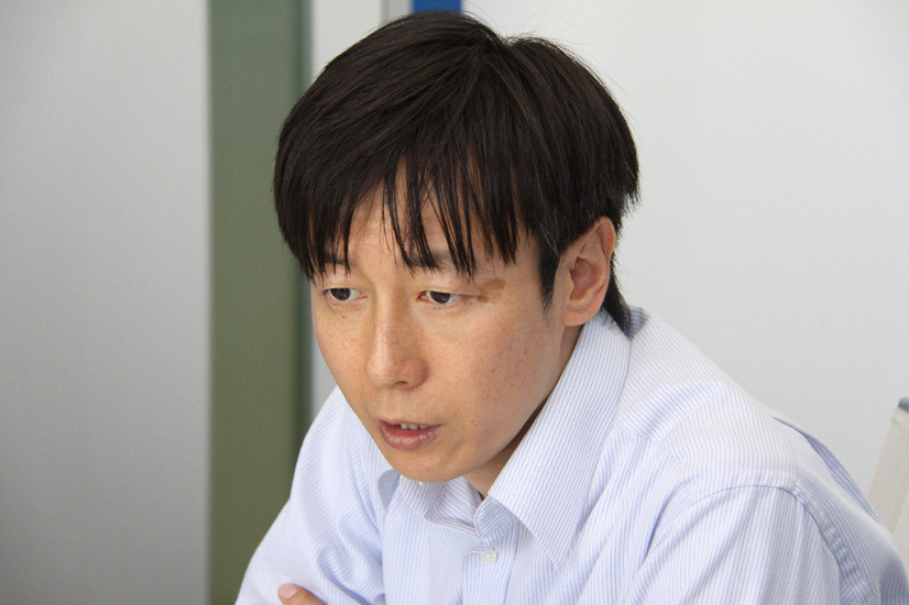 「クラウドはもっとゆっくりと浸透していくものかと思っていた」と話す青野氏。「cybozu.com」導入企業は2000社ほどに増加している。