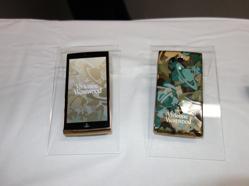 「SH-01E Vivienne Westwood」