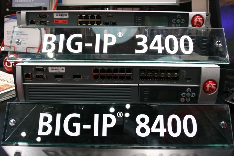BIG-IPの上位機種（BIG-IP 8400）