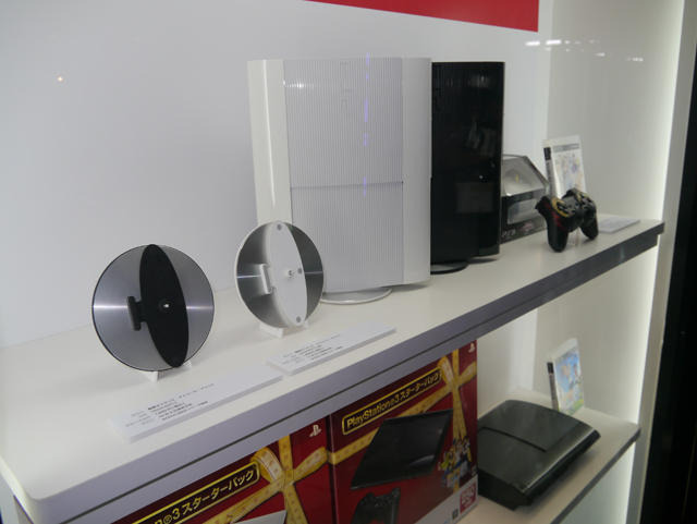 【TGS 2012】ソニーブースに話題の新型PS3や新カラーPSVitaが展示