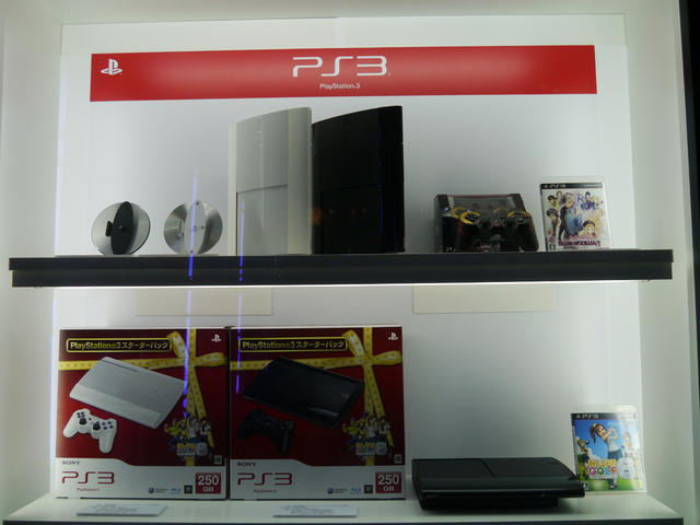 【TGS 2012】ソニーブースに話題の新型PS3や新カラーPSVitaが展示