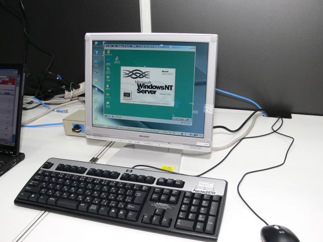 Virtual Server 2005 R2のデモ。仮想環境でWindows NT Server 4.0が動作している