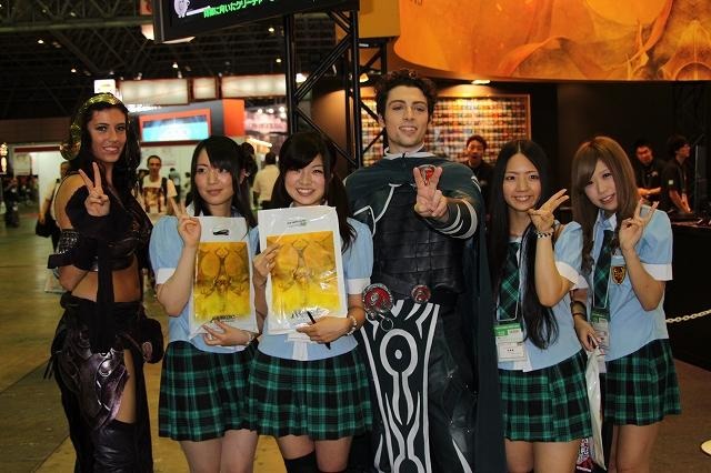 【TGS 2012】ビジネスデーを彩ってくれたコンパニオンたち、DAY2編