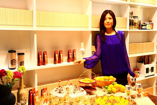ゲストとして登壇した小島慶子さん（スターバックス ヴィア フレーバーコーヒー ＠HOME PARTY）