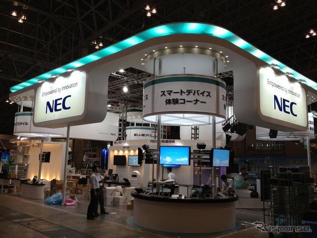 CEATEC 12ブース設営の様子（10月1日撮影）