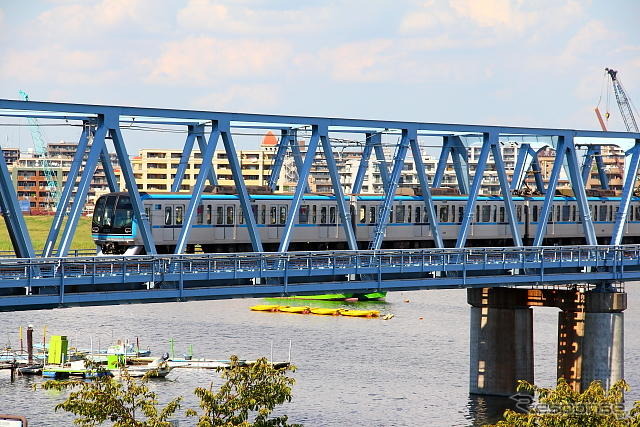 混雑率200％を超える区間がある東京メトロ東西線