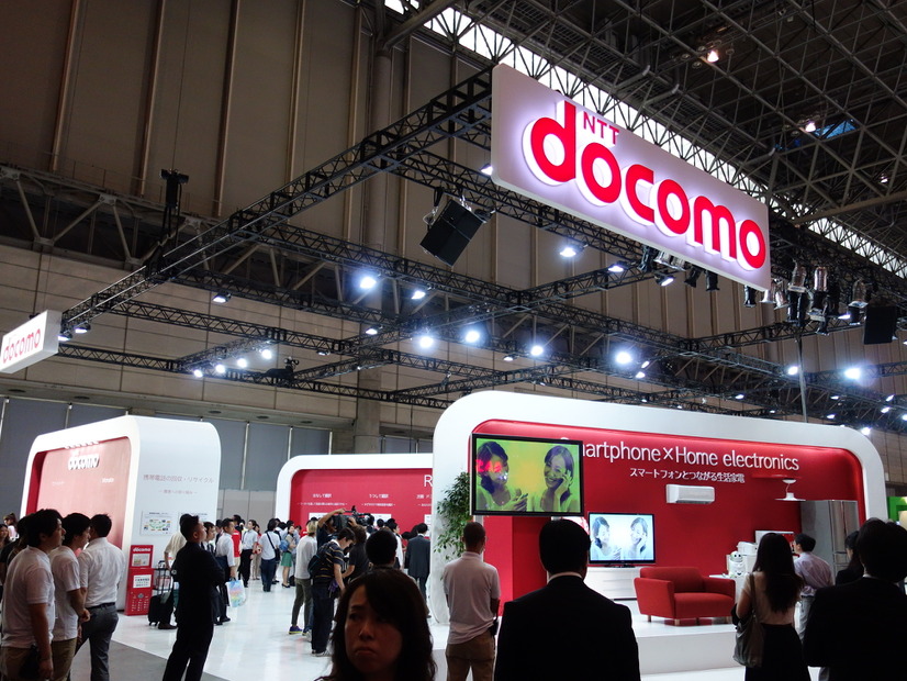 docomoも大きなブースを出展