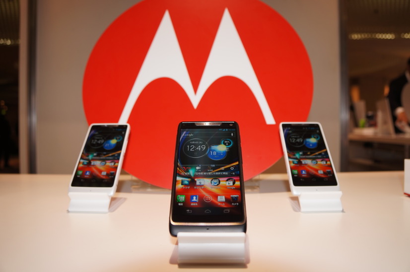 「RAZR（レーザー） M SoftBank 201M」