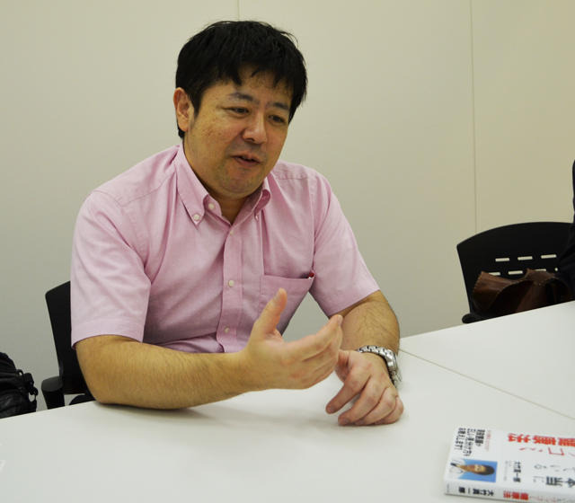 インタビューに応じる、著者：大竹真一郎氏（はんぷ会・中野サンブライトクリニック院長）
