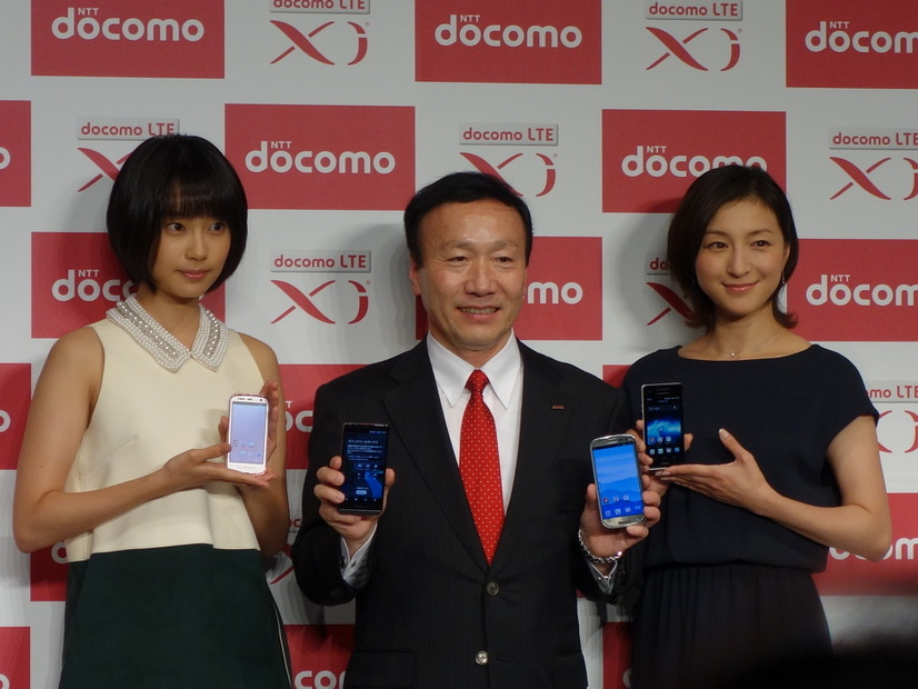写真：清水くるみさん、NTTドコモ加藤社長、広末涼子さん