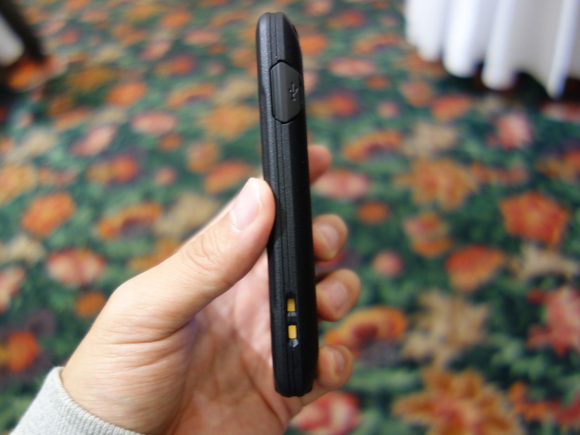 【au 2012冬モデル】5センサー搭載、オリジナルクラウドサービス対応のタフネススマホ「G'zOne TYPE-L」