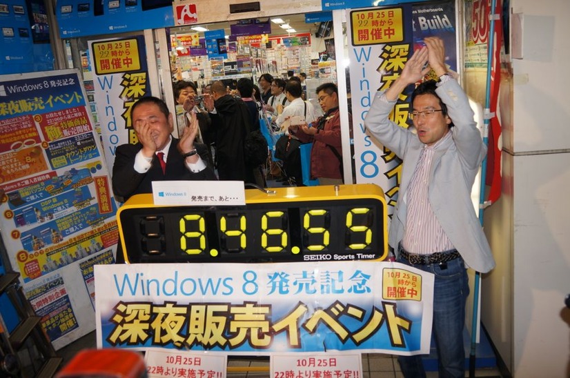 日本マイクロソフトの樋口泰行社長が深夜販売する店舗を行脚