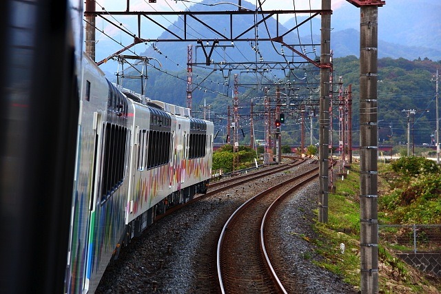 東武日光へと進入する634型