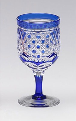 ＜Category/Gift＞江戸切子カットグラスK-142食前酒クリスタル　200年近く前に始まったカットグラス工法のガラス工芸細工である江戸切子。1万8750〜1万9750円。