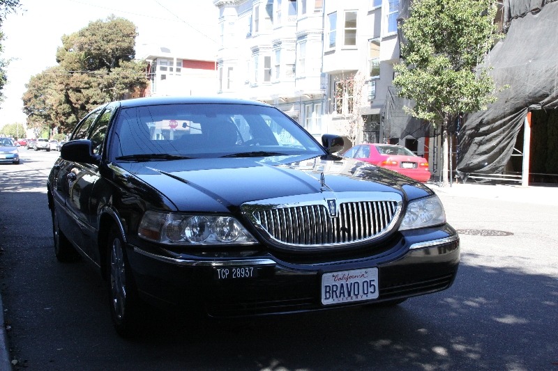 UBERのリムジンはLincoln TownCarが基本