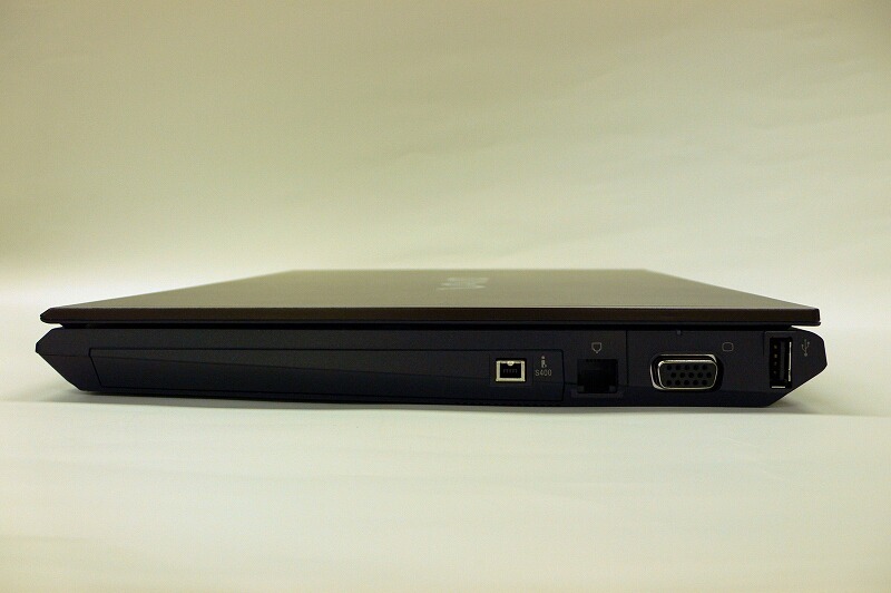 　前回のコラムでは、モバイルPCに何も入れないというセキュリティ対策を見つけたことをご紹介したが、これを実現するために、母艦であるIBM ThinkPad T42pに接続する子機に相当するPCを探し始めた。