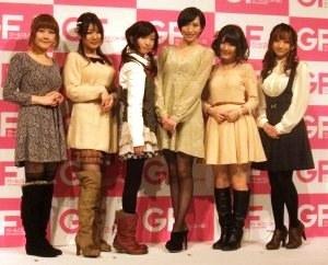 左から、 佐藤利奈さん、原田ひとみさん、水橋かおりさん、名塚佳織さん、日高里菜さん、荒川美穂さん