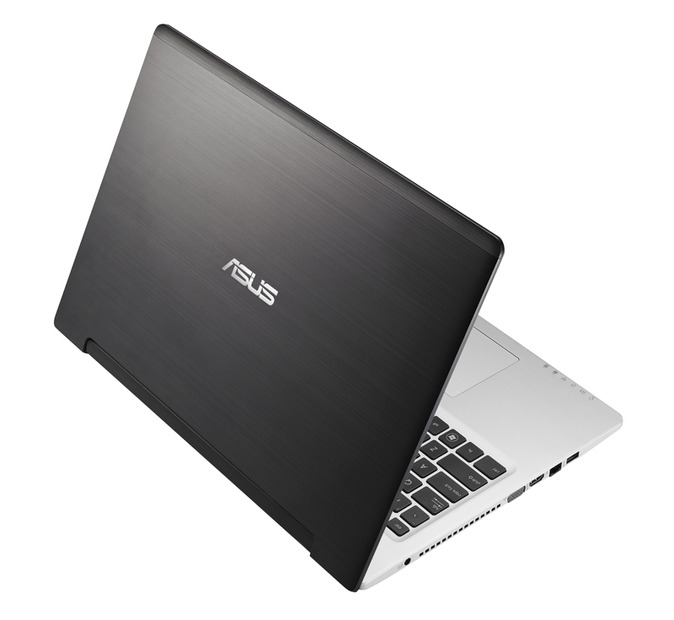 「ASUS VivoBook S550CM」背面