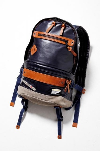 バックパック3万3,600円