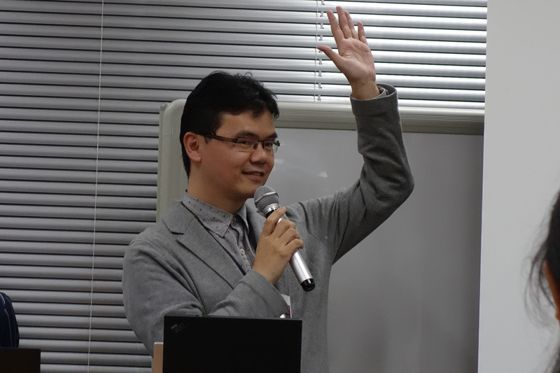 Windows 8について説明する、日本マイクロソフト Windows8エバンジェリストの渡辺弘之氏。