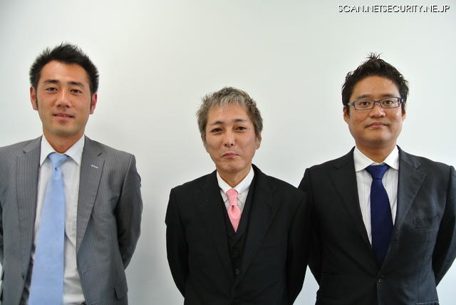 「BYODではなく、BYO“IT”。企業が、個人のOSやソフトを使わせてもらっている」と語る坪口氏（写真中央）と、2要素認証を提供する CA Technologies 営業本部 佐々木慶信氏（同左）、同セキュリティソリューション技術部 小坂嘉誉氏（同右）