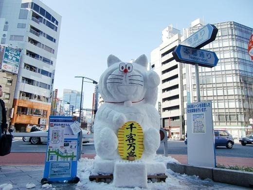 神田雪ダルマフェア・2010年開催時の様子