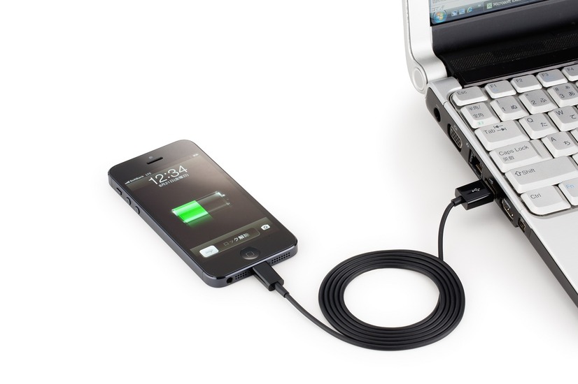 iPhone 5とパソコンの接続イメージ