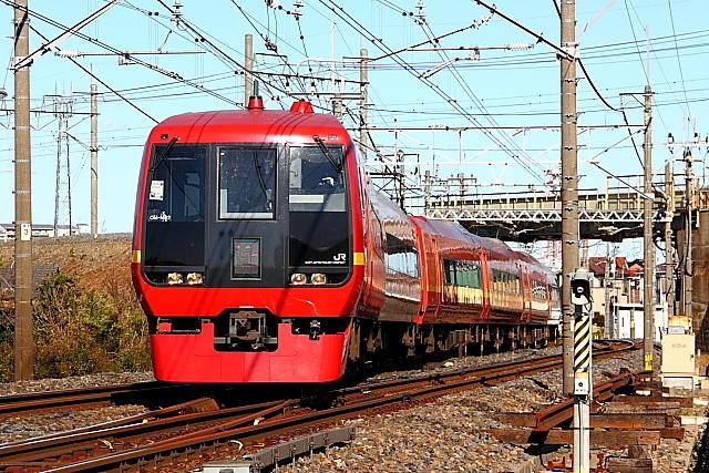 JR・東武直通特急で活躍するかつての成田エクスプレス用253系
