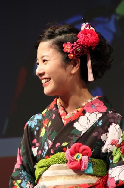 【フォトレポート】吉高由里子さんの着物姿がまぶしかった、ディー・エヌ・エー新ロゴ発表会