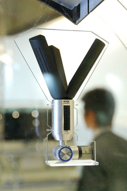 　WILLCOM FORUM ＆ EXPO 2007では、開発中の次世代PHSを用いて、ハイビジョン映像を流すデモンストレーションが行われている。