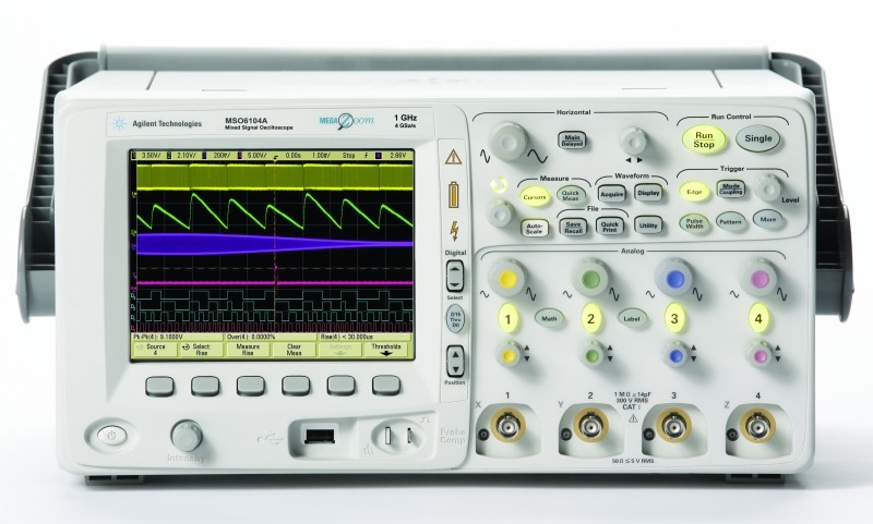 Agilent MSO6000。最上位機種はバッテリ駆動ながら1GHz対応